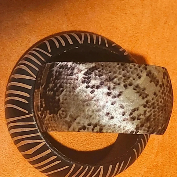 Statement Black & Gold Striped Bangle Bracelet | Chunky Resin Artisan Style - Picture 2 of 3